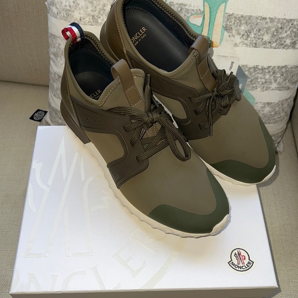 Moncler  -Size US 10 - Picture 3 of 14